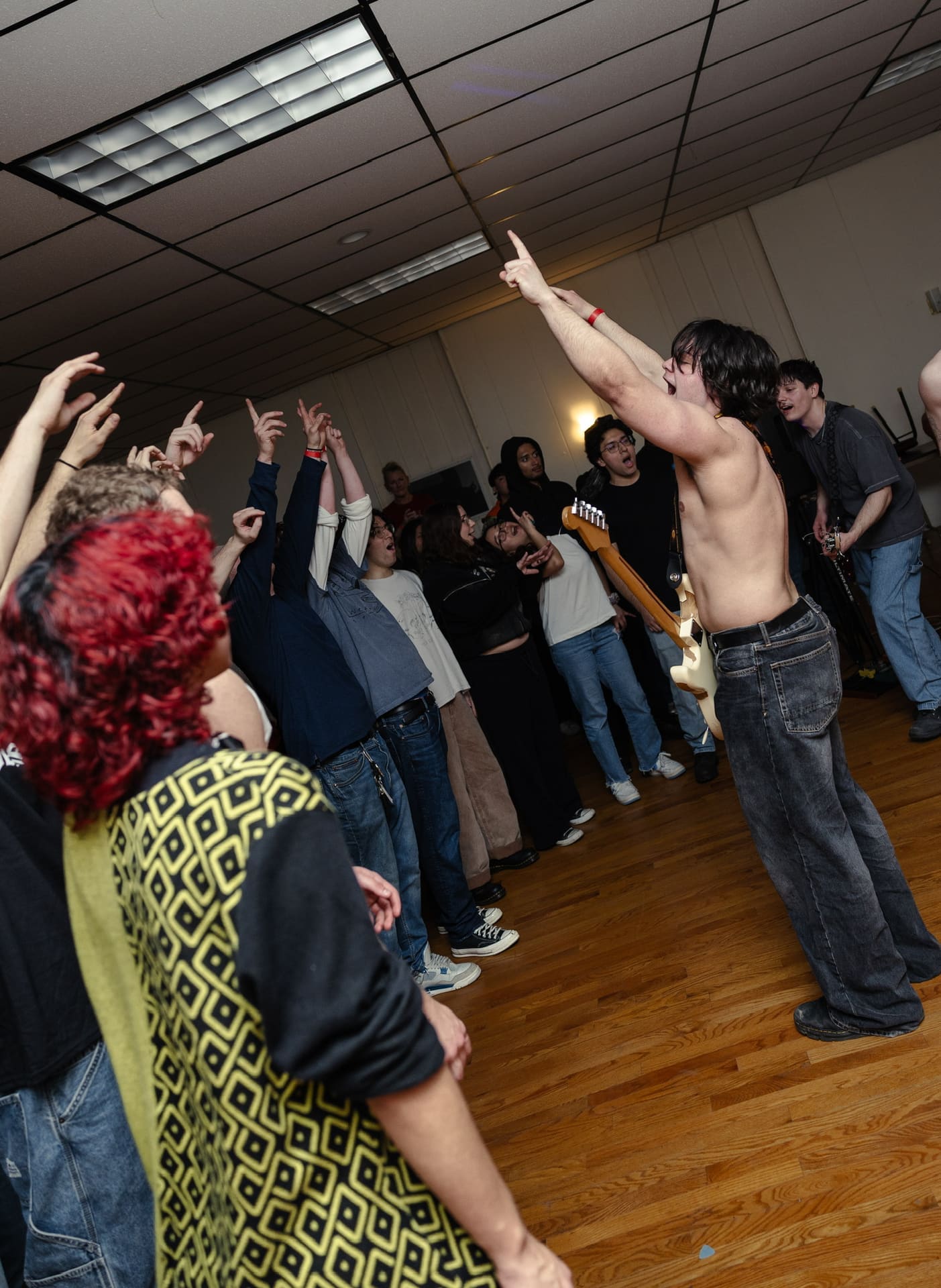 NewFare live performance photo 27