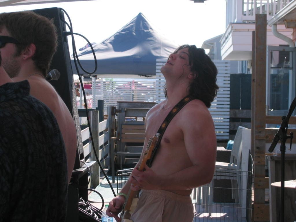 NewFare live performance photo 45