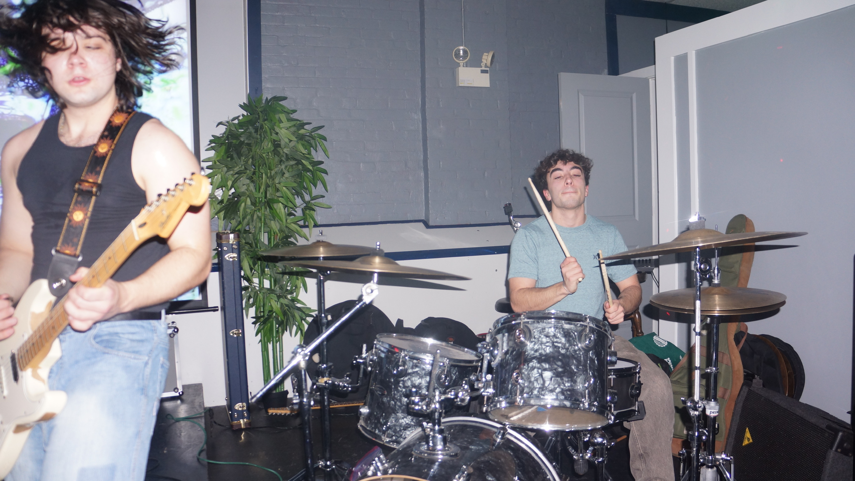 Cristiano and Logan playing together on stage